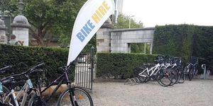 Second childhood in Phoenix Park: bike, Ray-Ban and picnic (